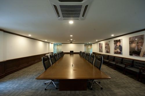 Conference table / Meeting table