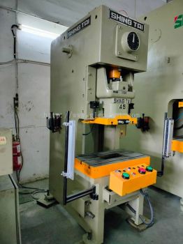 USED SHING TAI 45 TONS POWER PRESS, MODEL: ST-45