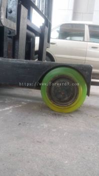 Replace Reach Truck Wheel 