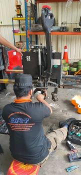 Reparing Power Pallet Truck 