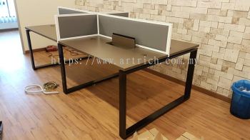 Loop Leg 4 Seater Workstation With Divider Panel