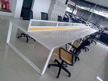 Loop Leg Staff Workstation With Divider Panel