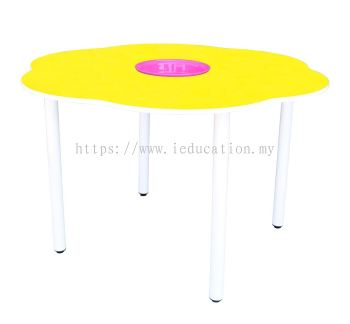 Q030H  4' Flower Shaped Manipulative Table (H:76cm)