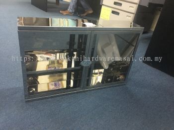 S/Steel Box mirror  Size 600cm x 380cmx 130cm 