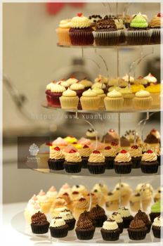 Cupcake towers with assorted flavors