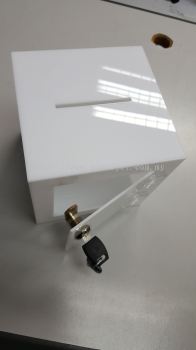 White acrylic box 