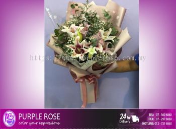 Lillies/Tulips bouquet 17(SGD66)