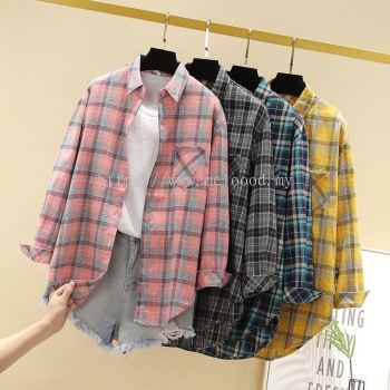 Korean Loose Plaid Long-sleeved Shirt Retro Blouse With Checked Pattern & Collared Neckline