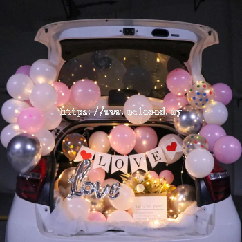 Car boots Balloon decor