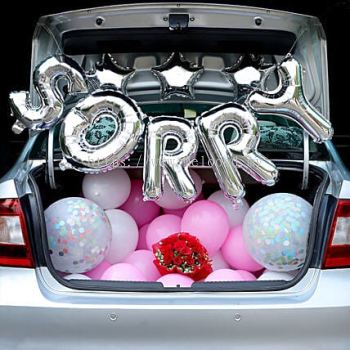 Car boots balloon decor