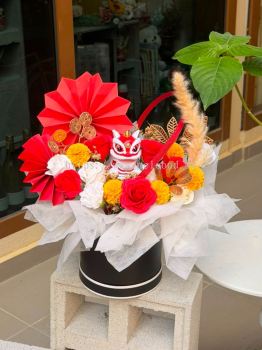 Grand opening flower box