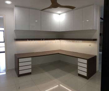 Customize Working Desk Study Table in PJ Selangor Malaysia #plywood #melamine  #veneer #spray paint #laminate #customize #sliding door #glass door #swing door #built in #nyatoh #oak #aluminium door #carcass #panel #fluted panel #drawer #tv hang on panel #partition #box up #shelves #open shelves #table #study #working