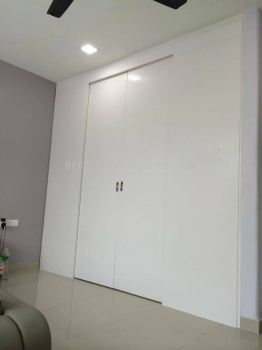 We are specialist in custom made Walk in wardrobe in PJ Selangor Malaysia