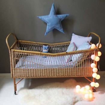 RBB 009 - RATTAN BABY BED 