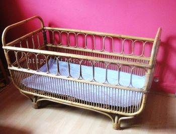 RBB 013 - RATTAN BABY BED 