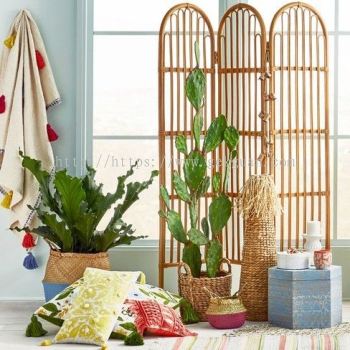 SCR 031 - RATTAN SCREEN DIVIDER