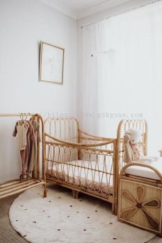 RBB 020 - RATTAN BABY BED