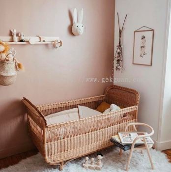 RBB 033 - RATTAN BABY BED