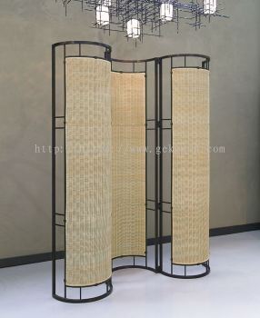 SCR 048 - RATTAN SCREEN DIVIDER