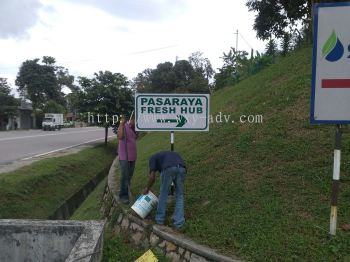 Pasaraya Fresh Hub Roadsign