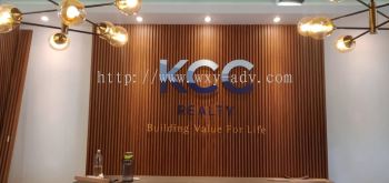 KCC REALTY 亚克力牌