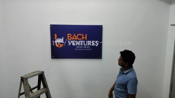 BACH VENTURES SDN BHD 亚克力牌