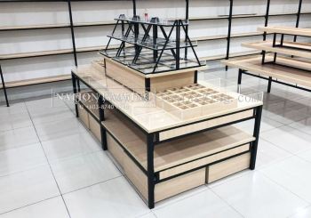 FOUNTAIN TABLE & WOODEN BOX DISPLAY