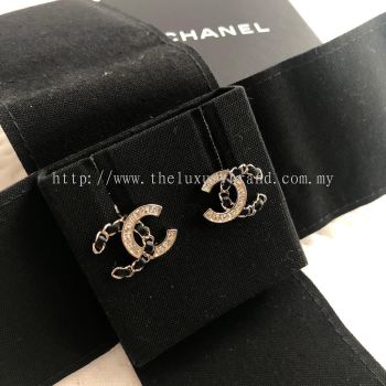 (SOLD) Brand New Chanel Earring with Crystal