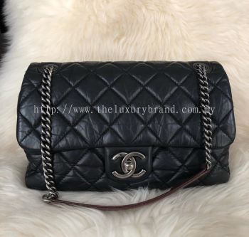 (SOLD) Chanel Easy Jumbo Flap with Zipper in Black with RHW