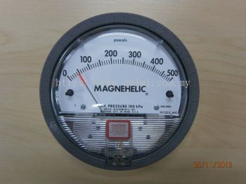 DWYER SERIES 2000 MAGNEHELIC DIFFERENTIAL PRESSURE
