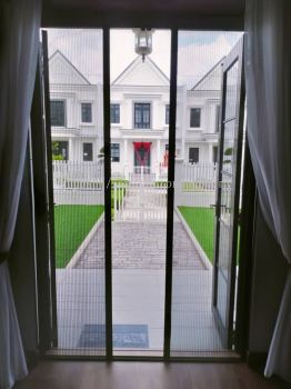 Folding Screen Mosquito Door @ Jalan Eco Botanic