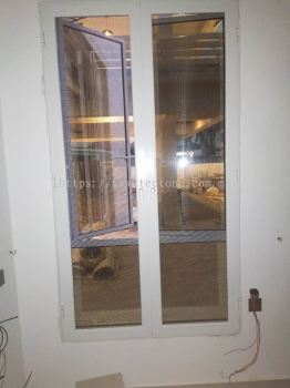 Security Stainless Steel Mosquito Wire Mesh Casement Window @ Jalan Indah, Kulai