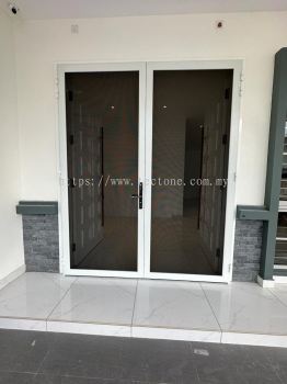 Security Stainless Steel Mosquito Wire Mesh Swing Door @ Jalan Ekoflora