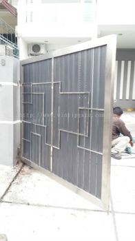 Stainless Steel Swam Main Gate and Aluminum Wood Plate Size 14'-0
