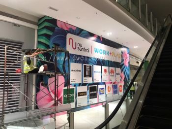 Shopping mall hoarding install