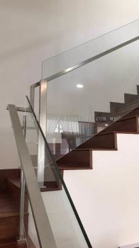 Glass staircase 64