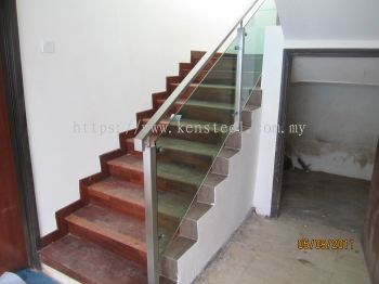 Glass staircase 22