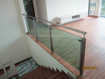 Glass staircase 23