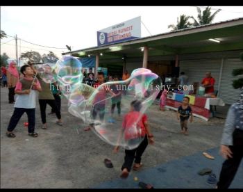 GIANT BUBBLE