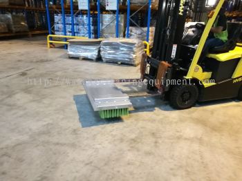 Fork Lift Attached Sweeper Broom