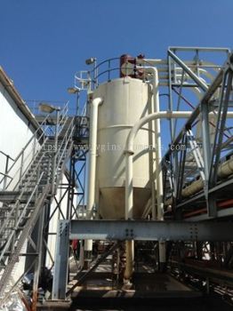 Buffer tank for spent grain