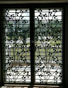 Wrought iron Steel Swing Door with Wrought iron Flowers 