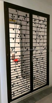 Wrought iron Steel Swing Door with Wrought iron Flowers 