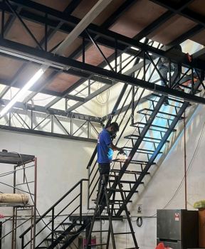 Mild Steel Platform Staircase 