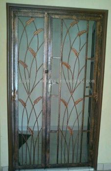 Wrought iron Steel Swing Door with Wrought iron Flowers 