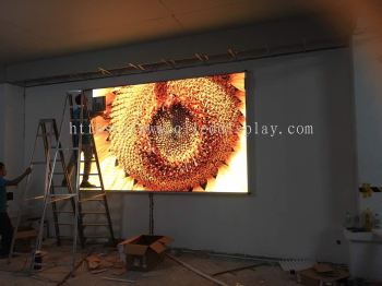 3.52M x 1.92M P4 Indoor LED Display Board (Full Colour)