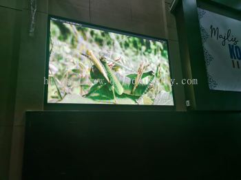 W3.2M x H1.92M P3.07 Indoor LED Display Board (Full Colour) 