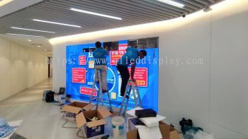 W3.84M x 2.24M P2.5 Indoor LED Display Board (Full Color) 