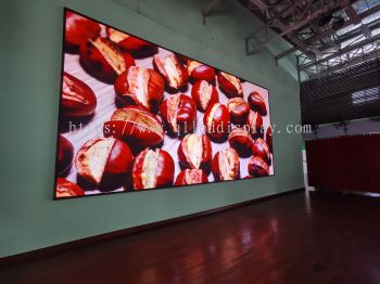 W7.68M x H3.84M P4 Indoor LED Display Board (Full Colour) 