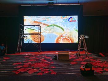  W6.08M x H3.04M P4 Indoor LED Display Board (Full Colour) 